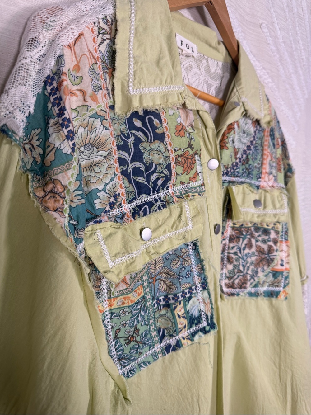 POL Women’s Large Sage Green Floral Patchwork Lace Oversized Shacket - Picture 5 of 7